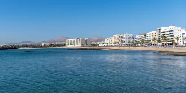 Lanzarote 'nin başkenti Arrecife' e bakın.