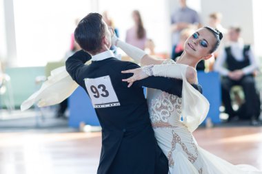 Ksenzhik Pavel ve Stanislavchik Mariya Gençlik Standart Programı gerçekleştirin 