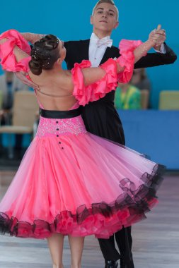 Ksenzhik Pavel ve Stanislavchik Mariya Gençlik Standart Programı gerçekleştirin 