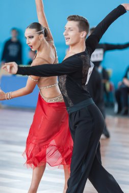 Ksenzhik Pavel ve Stanislavchik Mariya Gençlik Standart Programı gerçekleştirin 