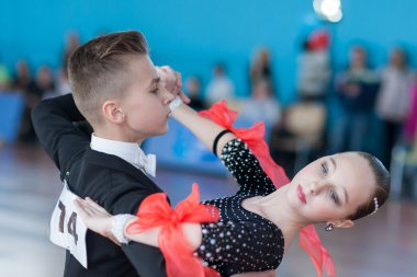 Evoyan Veniamin ve Strelchenya Kseniya Idsa Şampiyonası Kinezis Star Kupası'nda Juvenil 1 Standart Avrupa Programı gerçekleştirin