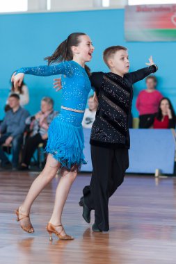 Kachura Ivan ve Sirotko Anastasiya Idsa Şampiyonası Kinezis Star Kupası Gençlik 2 Standart Programı gerçekleştirin