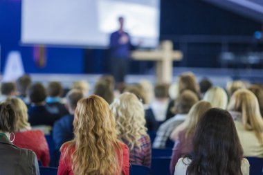 Profesyonel öğretim görevlisi konuşma içinde erkek ön insan grubu