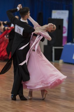 Moroz Stanislav ve Lysyuk Yuliya Belarus Cumhuriyeti Ulusal Şampiyonası Gençlik-2 Standart Programı gerçekleştirin
