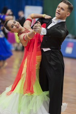 Ksenzhik Pavel ve Stanislavchik Mariya Belarus Cumhuriyeti Ulusal Şampiyonası Gençlik-2 Standart Programı gerçekleştirin