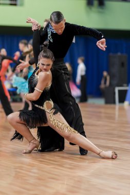 Puschin Aleksei ve Makovskaya Valeriya Ulusal Şampiyonası Yetişkin Latin-Amerikan Programı gerçekleştirin