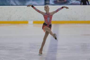 Moldova'dan Anna Cherezova, Ulusal Artistik Patinaj Şampiyonası'nda Silver Class IV Kızlar Serbest Patinaj Programı'nı gerçekleştiriyor