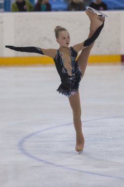 Rusya'dan Margarita Steshenko Ulusal Artistik Patinaj Şampiyonası'nda Gold Class Iii Kızlar Serbest Paten Programı gerçekleştirir