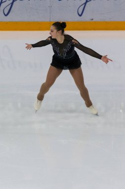 Minsk, Belarus 1 Kasım 2020 - Beyaz Rusya 'dan Profesyonel Kadın Artistik Patinaj Aleksandra Chepeleva 1 Kasım 2020' de Beyaz Rusya 'nın Minsk kentinde Bayanlar Kıdemli Buz Yıldızı Şampiyonası Serbest Patinaj Programını gerçekleştirdi.