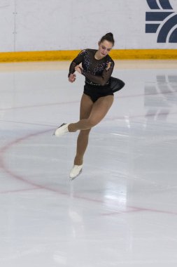 Minsk, Belarus 1 Kasım 2020 - Beyaz Rusya 'dan Profesyonel Kadın Artistik Patinaj Aleksandra Chepeleva 1 Kasım 2020' de Beyaz Rusya 'nın Minsk kentinde Bayanlar Kıdemli Buz Yıldızı Şampiyonası Serbest Patinaj Programını gerçekleştirdi.