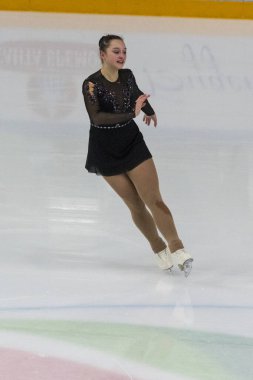 Minsk, Belarus 1 Kasım 2020 - Beyaz Rusya 'dan Profesyonel Kadın Artistik Patinaj Aleksandra Chepeleva 1 Kasım 2020' de Beyaz Rusya 'nın Minsk kentinde Bayanlar Kıdemli Buz Yıldızı Şampiyonası Serbest Patinaj Programını gerçekleştirdi.