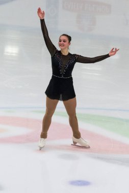 Minsk, Belarus 1 Kasım 2020 - Beyaz Rusya 'dan Profesyonel Kadın Artistik Patinaj Aleksandra Chepeleva 1 Kasım 2020' de Beyaz Rusya 'nın Minsk kentinde Bayanlar Kıdemli Buz Yıldızı Şampiyonası Serbest Patinaj Programını gerçekleştirdi.