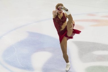 Minsk, Belarus 1 Kasım 2020 - Sırbistan 'dan Profesyonel Kadın Artistik Patinajcı Antonina Dubinina 1 Kasım 2020' de Beyaz Rusya 'nın Minsk kentinde Bayanlar Kıdemli Buz Yıldızı Şampiyonası' nda Serbest Patinaj Programı düzenledi