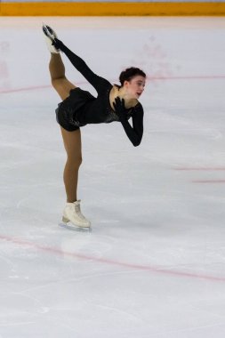 Minsk, Belarus 1 Kasım 2020 - Estonya 'dan Profesyonel Kadın Artistik Patinajcı Kristina Skuleta-Gromova 1 Kasım 2020' de Beyaz Rusya 'nın Minsk kentinde Bayanlar Kıdemli Buz Yıldızı Şampiyonası' nda Serbest Patinaj Programı düzenledi.