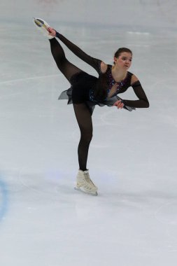 Minsk, Belarus 1 Kasım 2020 - Beyaz Rusya 'dan Profesyonel Kadın Artistik Patinaj Viktoria Safonova 1 Kasım 2020' de Beyaz Rusya 'nın Minsk kentinde Bayanlar Kıdemli Buz Yıldızı Şampiyonası' nda Serbest Patinaj Programı düzenledi.