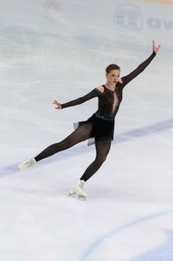 Minsk, Belarus 1 Kasım 2020 - Beyaz Rusya 'dan Profesyonel Kadın Artistik Patinaj Viktoria Safonova 1 Kasım 2020' de Beyaz Rusya 'nın Minsk kentinde Bayanlar Kıdemli Buz Yıldızı Şampiyonası' nda Serbest Patinaj Programı düzenledi.