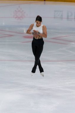 Minsk, Belarus 1 Kasım 2020 - Rusya Federasyonu 'ndan Profesyonel Kadın Artistik Patinaj Sofya Samodurova 1 Kasım 2020' de Beyaz Rusya 'nın Minsk kentinde Bayanlar Buz Yıldızı Şampiyonası' nda Kıdemli Serbest Patinaj Programı düzenledi