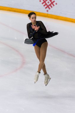 Minsk, Belarus 1 Kasım 2020 - İsrailli Profesyonel Kadın Artistik Patinajcı Alina Iushchenkova 1 Kasım 2020 'de Beyaz Rusya' nın Minsk kentinde Bayanlar Buz Yıldızı Şampiyonası 'nda Kıdemli Serbest Patinaj Programını gerçekleştirdi.