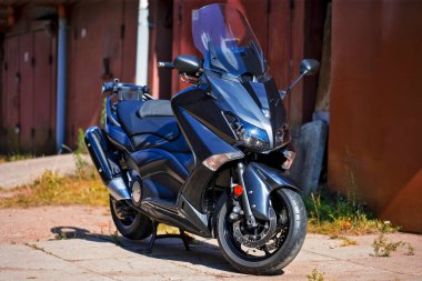 Modern Şehir Motorsikletinin Merkez Standı 'ndaki yakın görüntüsü. Yatay Resim