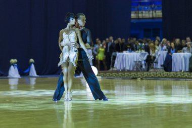 Minsk-beyaz, 4 Ekim 2014: Andrey Zaycev ve Elisaveta Cher