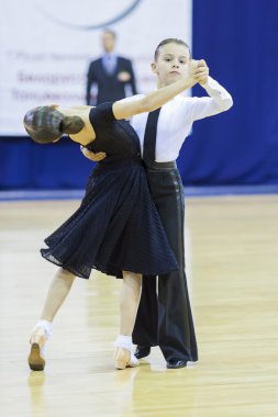 Minsk-Belarus, Ekim 4,2014: tanımlanamayan dans çift gerçekleştirmek