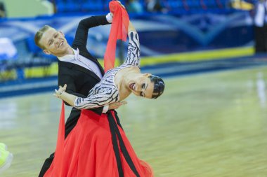 Minsk-Belarus, 5 Ekim 2014: Tanımlanamayan profesyonel dans 