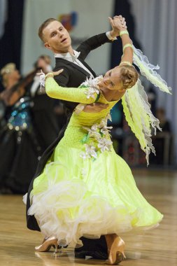 Minsk-Belarus, 5 Ekim 2014: Tanımlanamayan profesyonel dans 