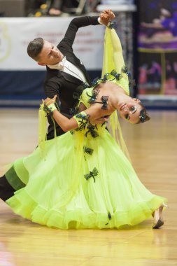 Minsk-Belarus, 5 Ekim 2014: Tanımlanamayan profesyonel dans 