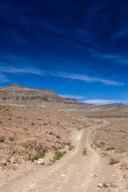 Bryce Canyon Milli Parkı n Utah stat dağlarda uzun yol