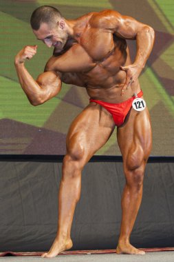 Minsk-belarus, Nisan, 26: profesyonel erkek beyaz bodybuilde