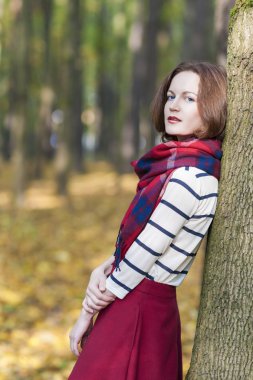 Stil kavramı: Genç beyaz esmer kadın içinde yapılan Measur için