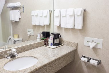 Gri renkler Modern banyo ortamında iç.