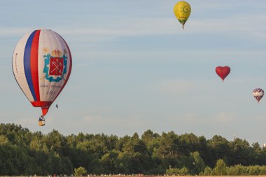 Minsk-Belarus, 19 Temmuz 2015: Hava balonları uluslararası Aerostatics Kupası katılan uluslararası takımlar