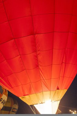 Minsk-Belarus, 19 Temmuz 2015: Uluslararası hava-balonu sırasında gece gösteri ve uluslararası Aerostatics parlayan Minsk'te 19 Temmuz 2015 Held Kupası