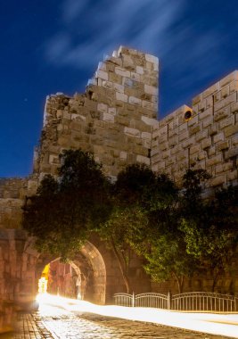 Antik Şam Şehri 'nin (Suriye Arap Cumhuriyeti) gece çekimi)