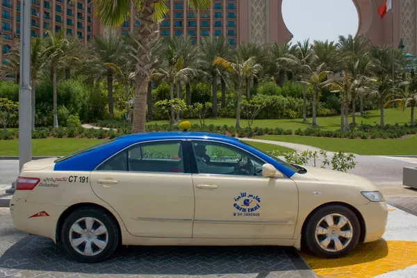 Dubai Taxi Vista Desde Calle Del Complejo Atlantis Palm Dubai — Foto de Stock