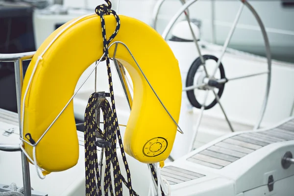 Yellow life jackets — Stock Photo, Image