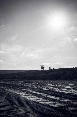 makineleri yerdeki izleri