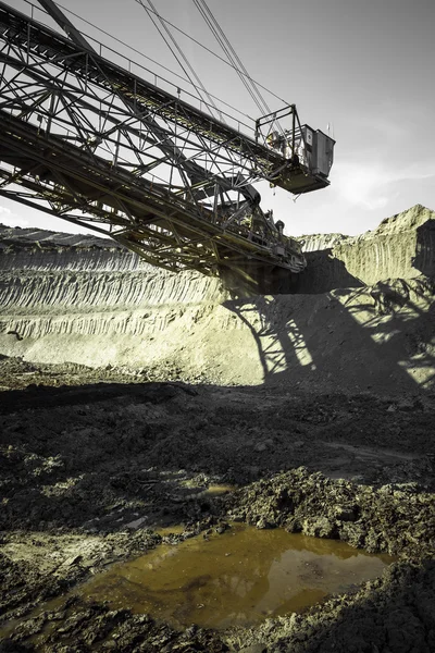 Uma enorme máquina de mineração — Fotografia de Stock