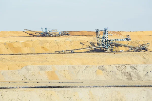 Uma enorme máquina de mineração — Fotografia de Stock