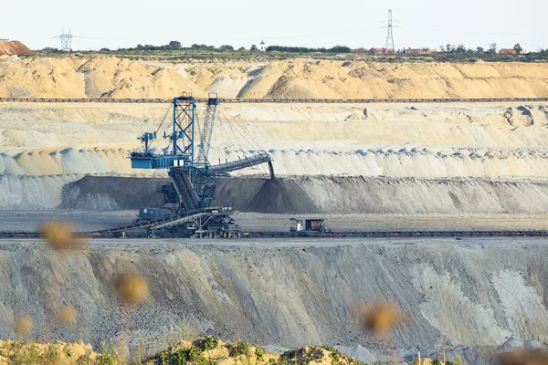 Een enorme mijnbouw machine — Stockfoto