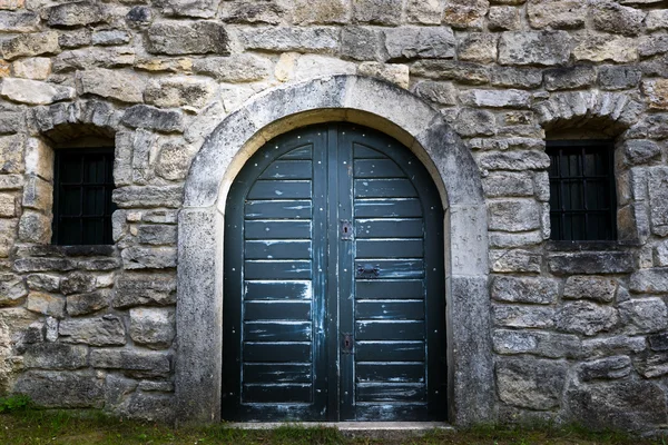 Vieja puerta de bodega — Foto de Stock