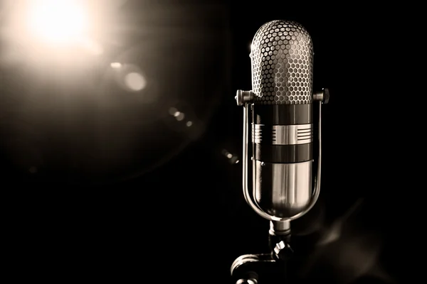 Старий мікрофон — стокове фото