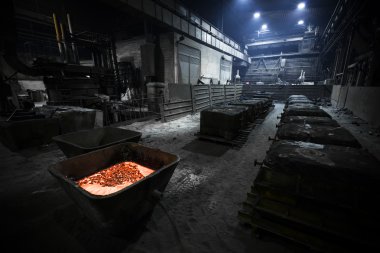 çelik üretim tesisi, iç, yoksul ışık