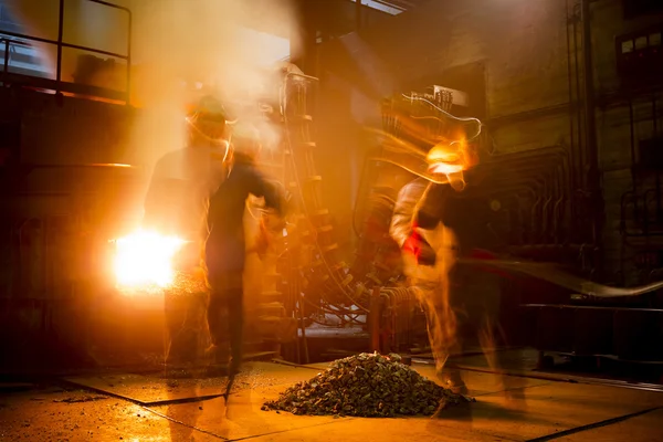 renk efekti dökümhanede çalışma iki metalürji