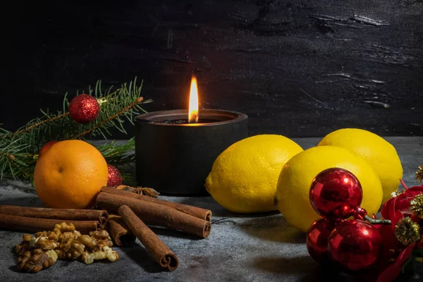 Canela Limón Nueces Árbol Navidad Arreglo Navideño Con Canela Mandarina — Foto de Stock