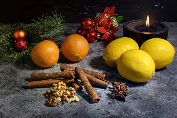 Canela Limón Nueces Árbol Navidad Arreglo Navideño Con Canela Mandarina — Foto de Stock