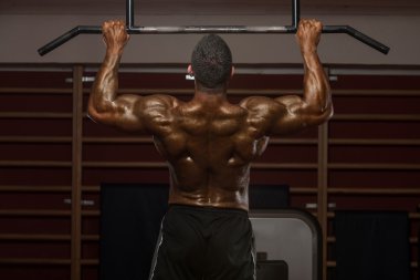 erkek atlet çekme işi ups