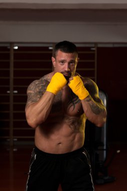 karışık dövüş sanatları savaşçı savaşmaya hazır