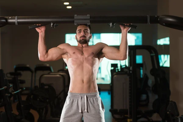 Gimnasio de entrenamiento para la espalda —  Fotos de Stock